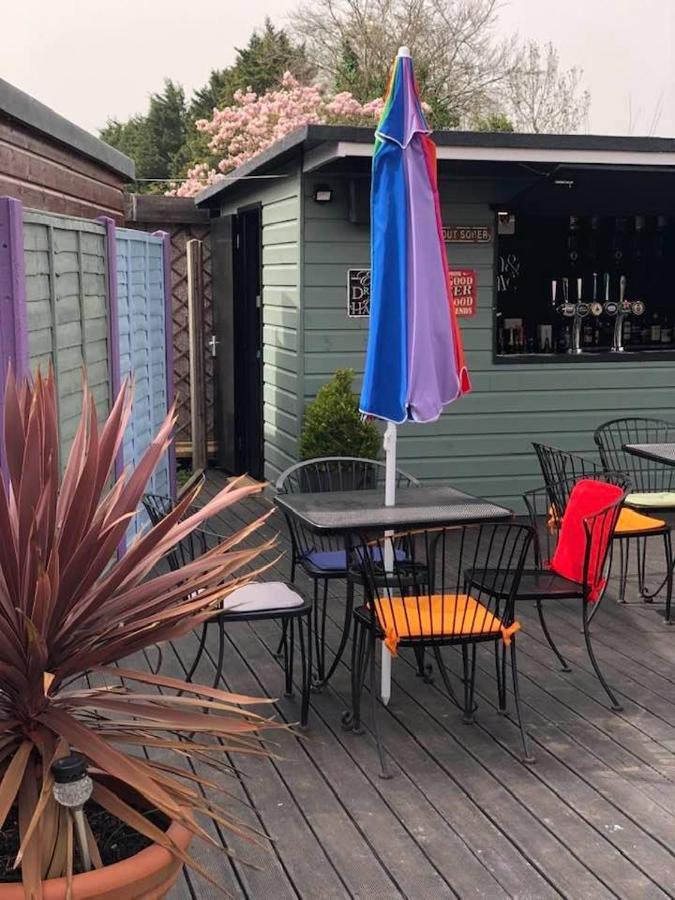 Hotel The Holroyd Arms Guildford Exterior foto